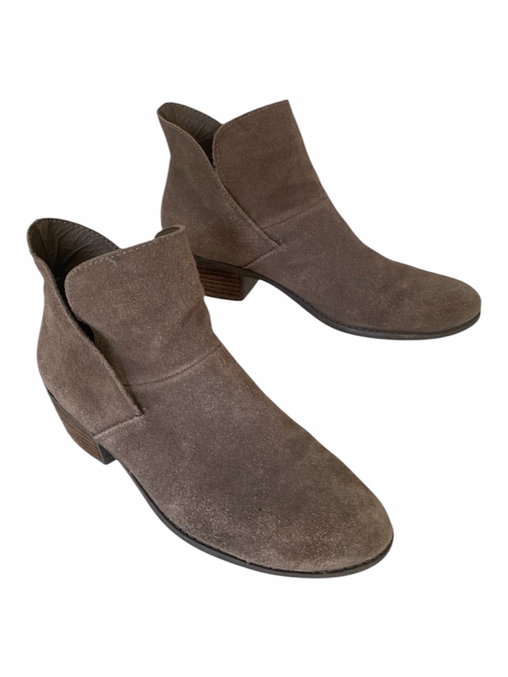 Me Too Suede Ankle Boots Women's Size 8.5 Taupe Zale Heeled Booties Modern